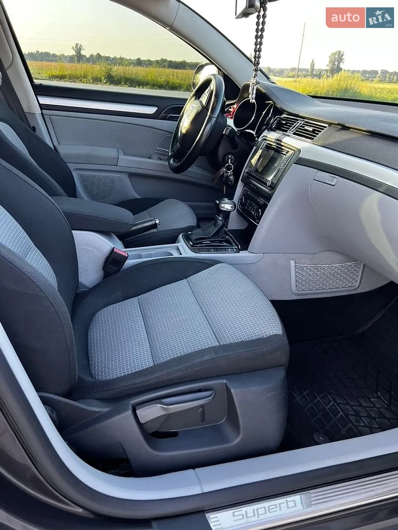 2010 Skoda Superb - мініатюра 21