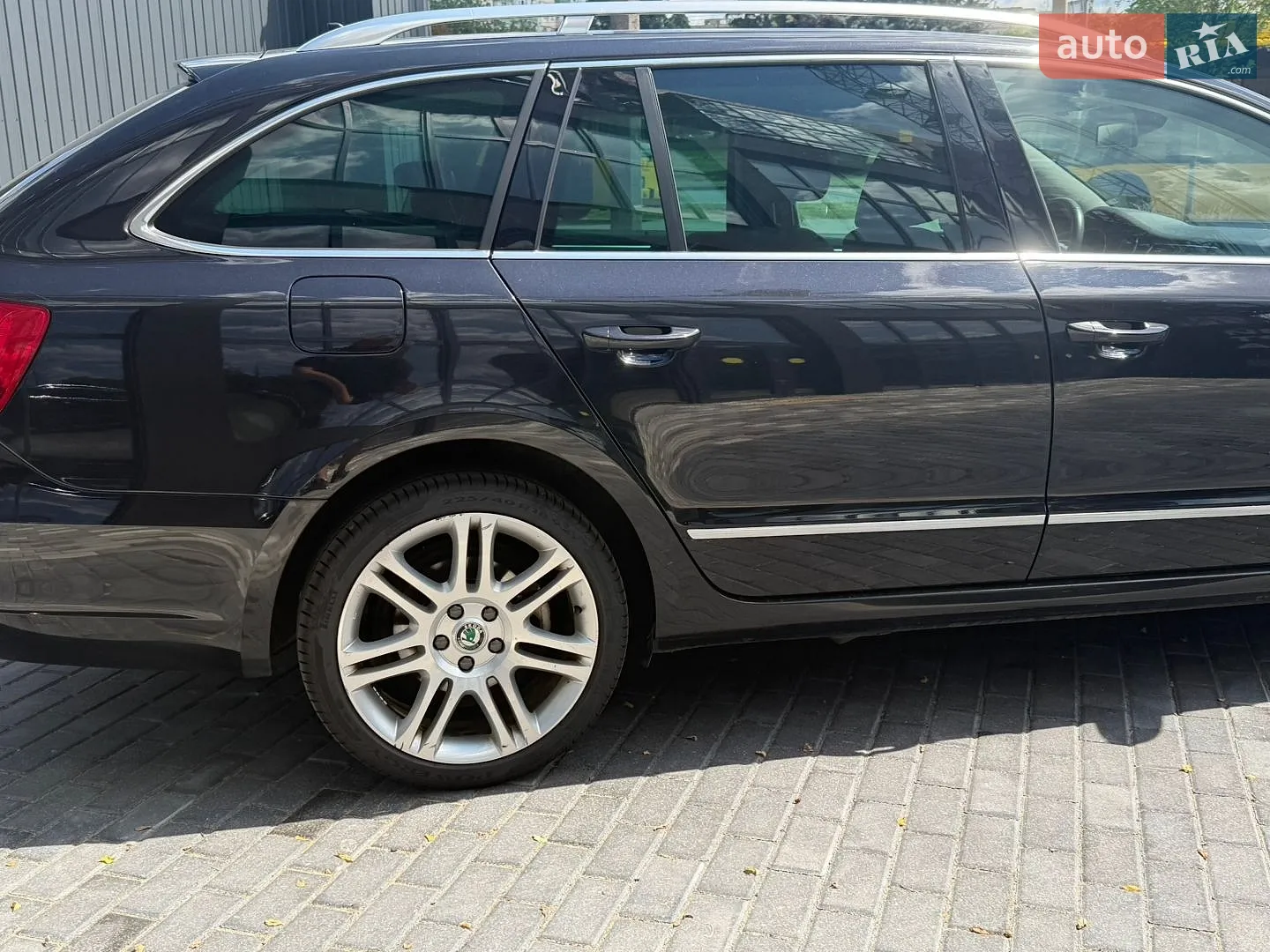 2011 Skoda Superb - мініатюра 12