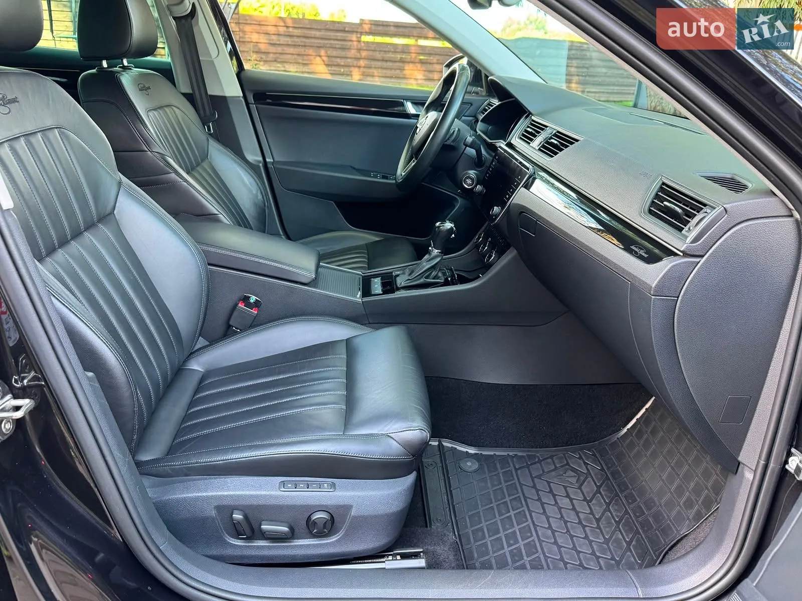 2019 Skoda Superb - мініатюра 23