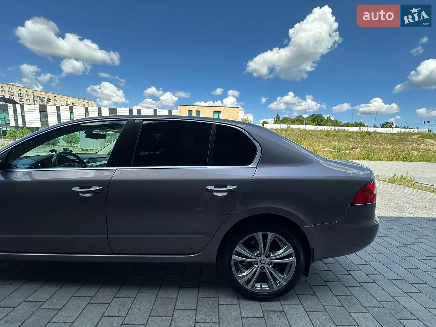 2012 Skoda Superb - мініатюра 3