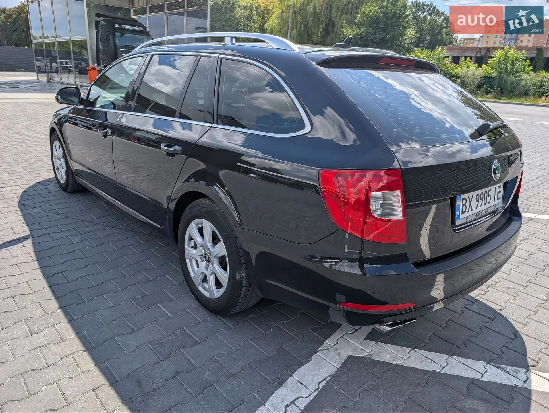 2010 Skoda Superb - мініатюра 7