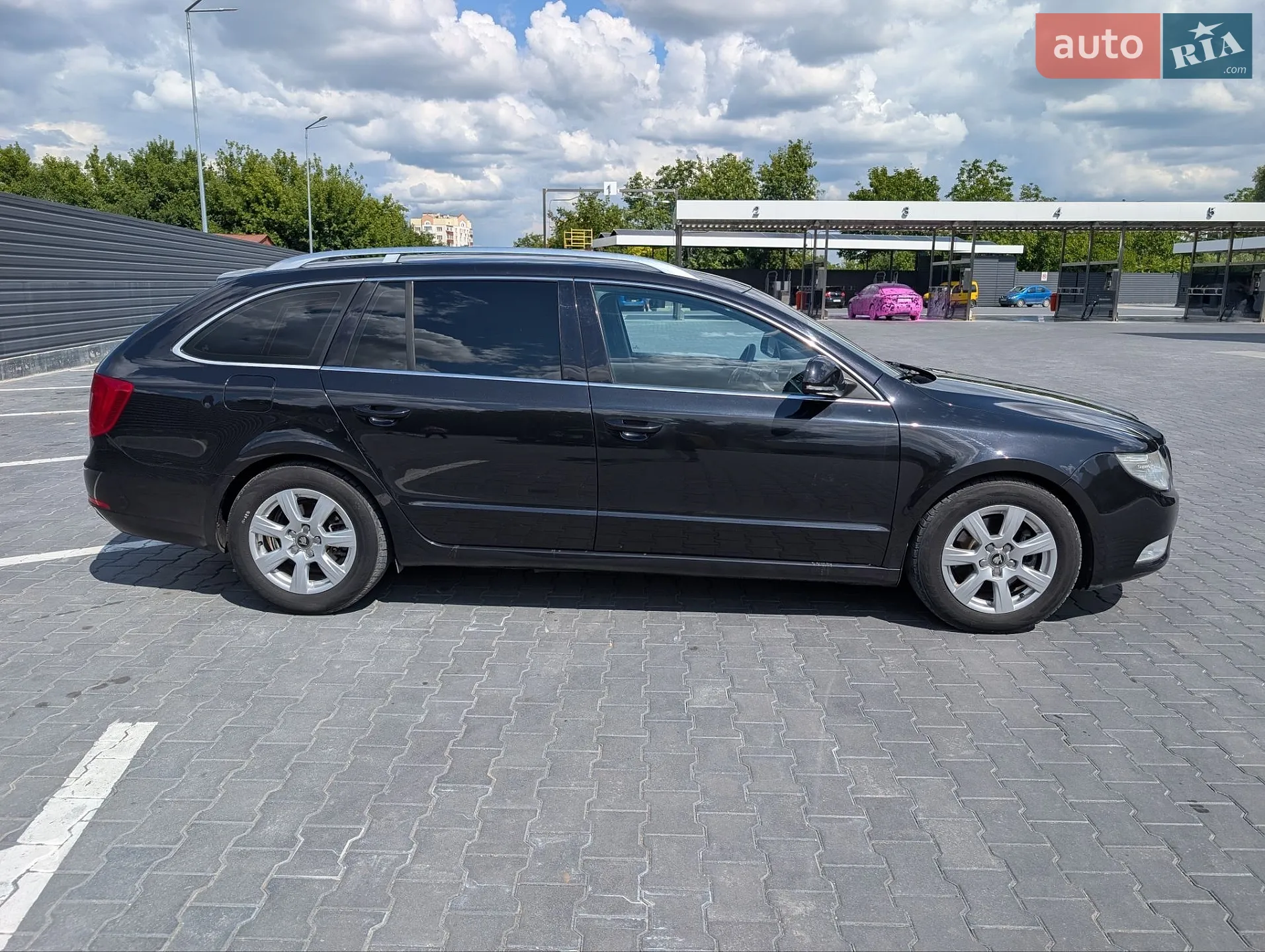 2010 Skoda Superb - мініатюра 4