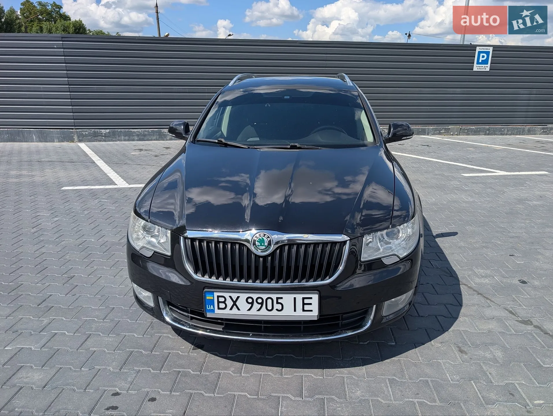 2010 Skoda Superb - мініатюра 2