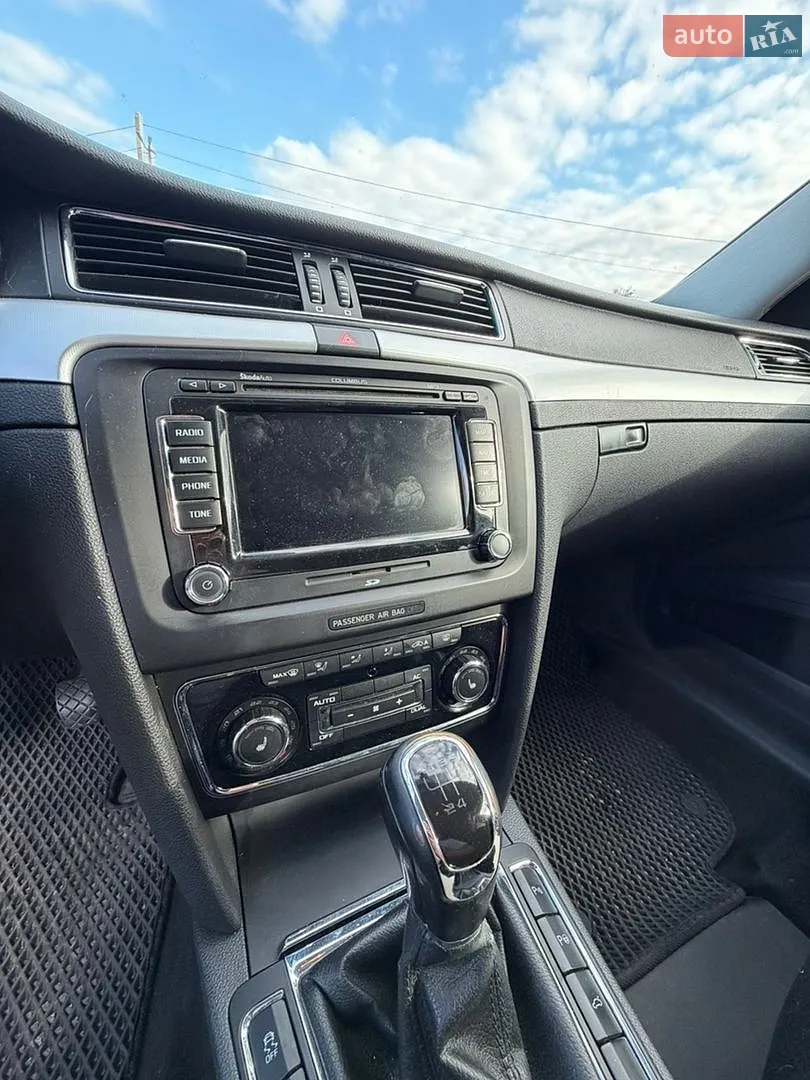 2011 Skoda Superb - мініатюра 11