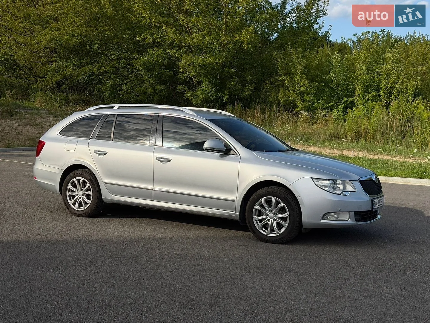 2011 Skoda Superb - мініатюра 8