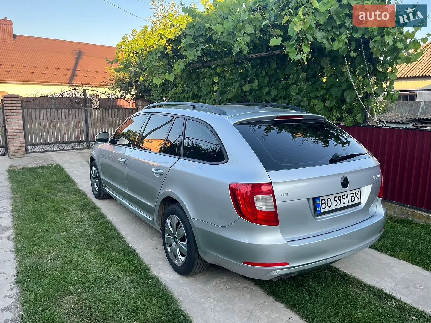 2010 Skoda Superb - мініатюра 3