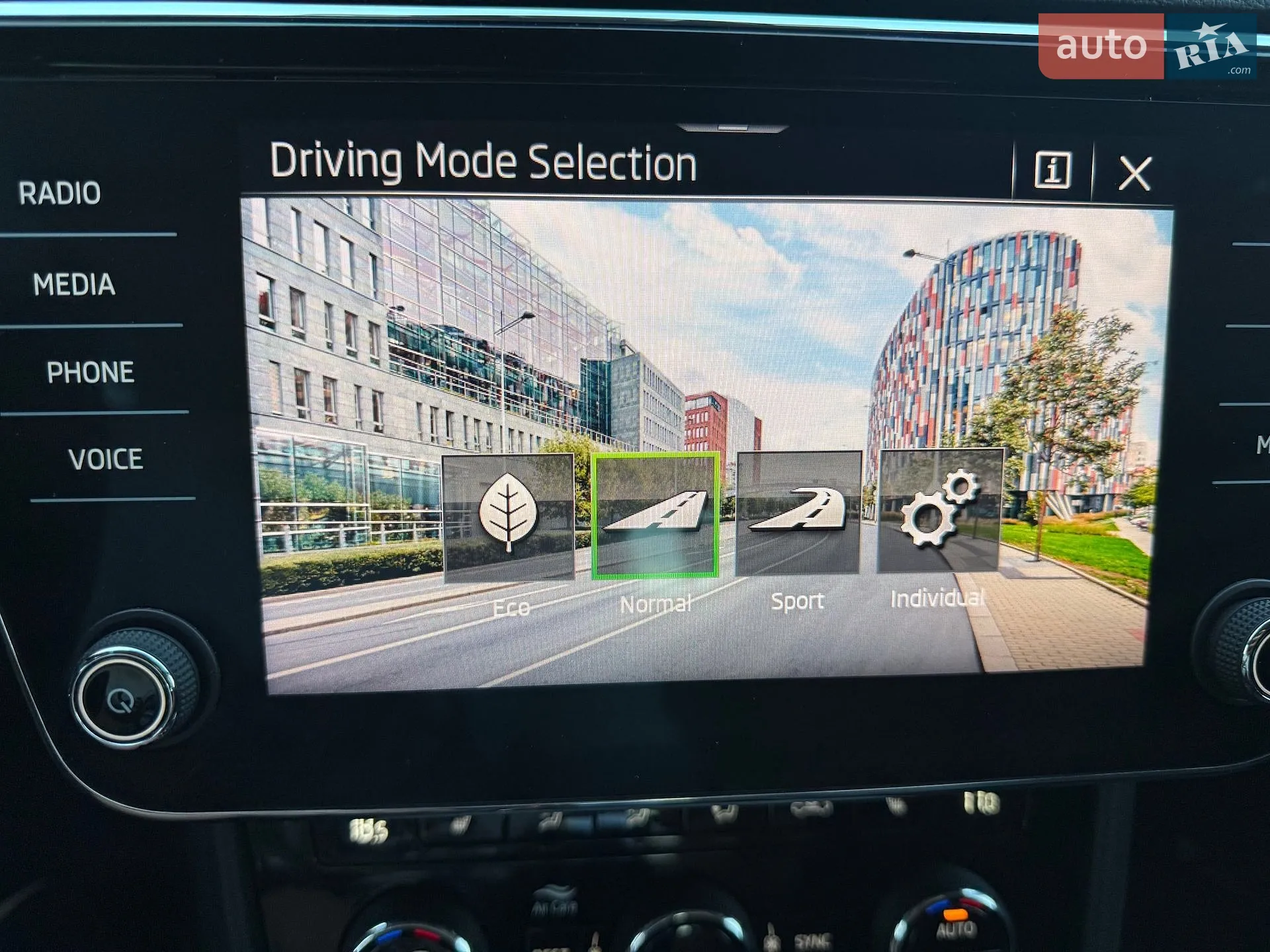 2023 Skoda Superb - мініатюра 76