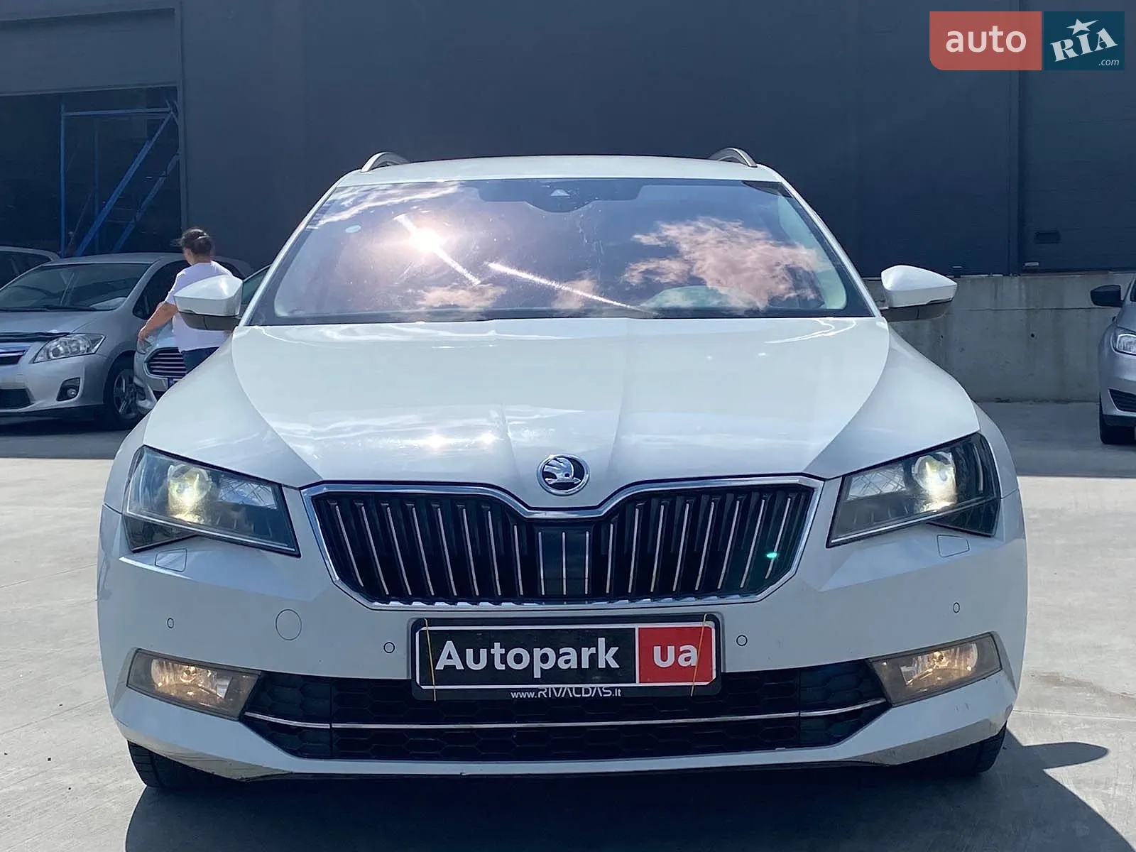 2018 Skoda Superb - мініатюра 2