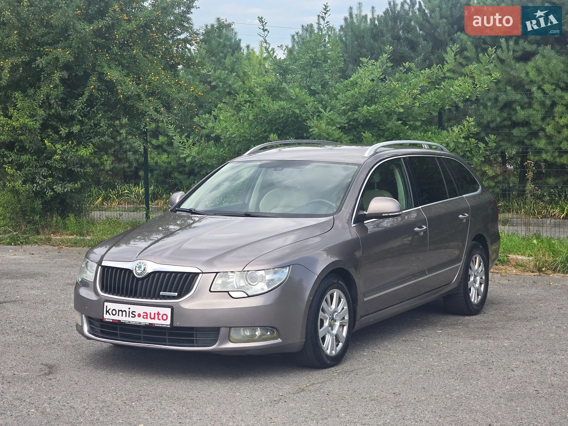 2011 Skoda Superb - мініатюра 10