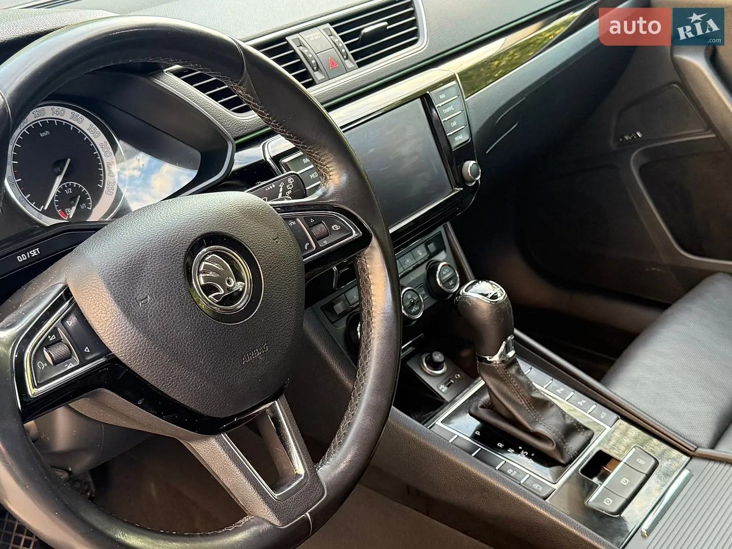 2016 Skoda Superb - мініатюра 23
