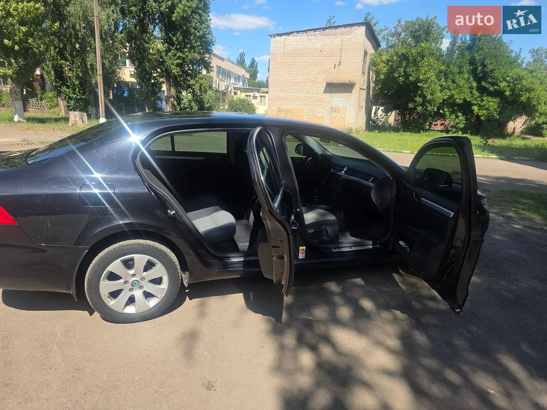 2012 Skoda Superb - мініатюра 4