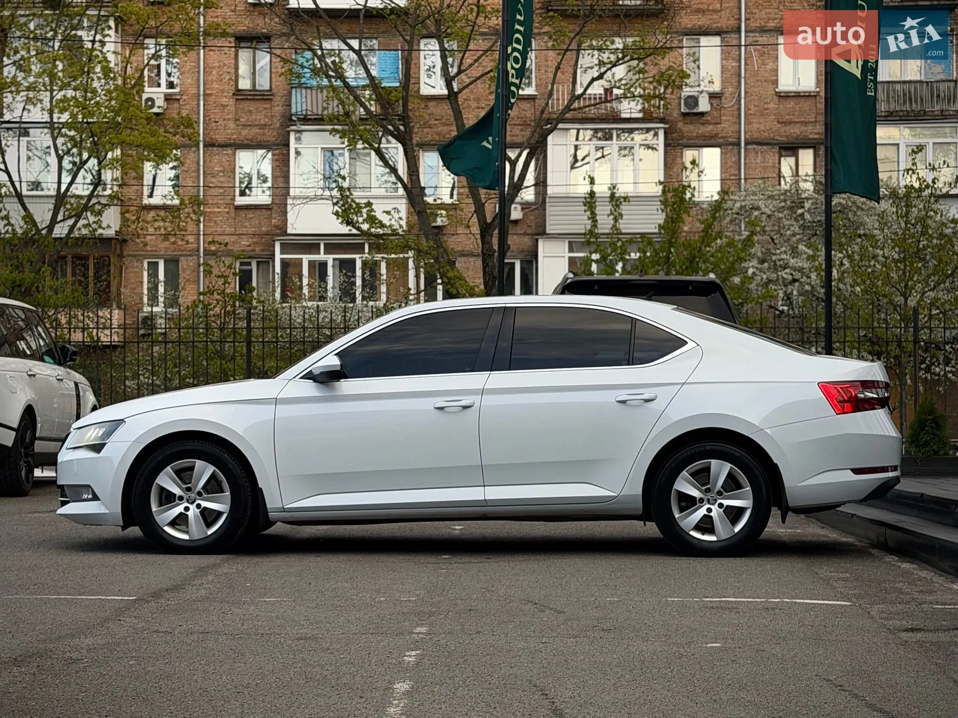 2019 Skoda Superb - мініатюра 10