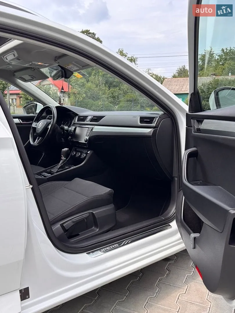 2017 Skoda Superb - мініатюра 15
