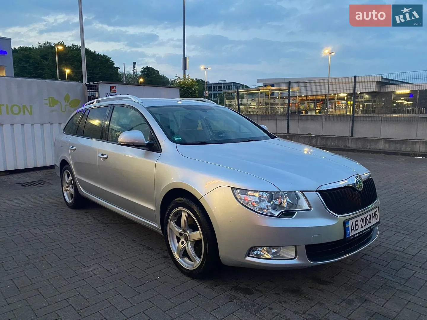 2011 Skoda Superb - мініатюра 4