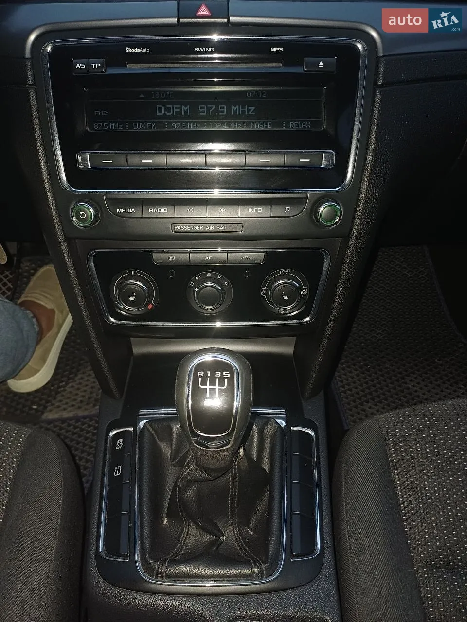 2011 Skoda Superb - мініатюра 13