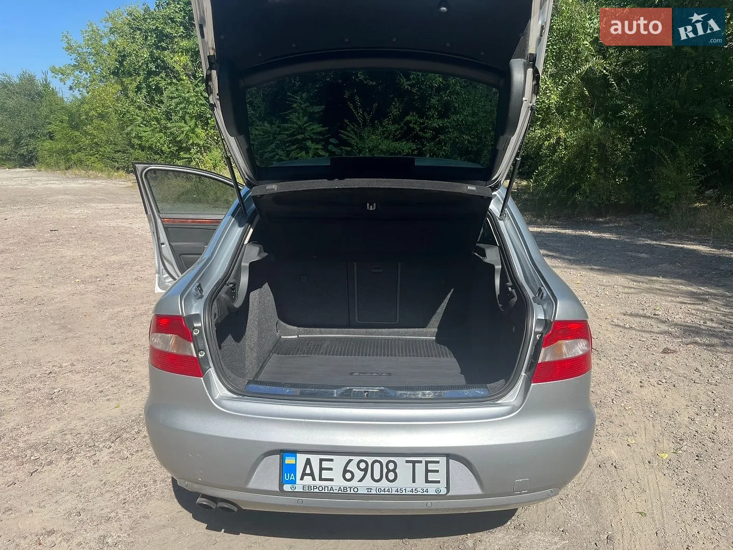 2010 Skoda Superb - мініатюра 12