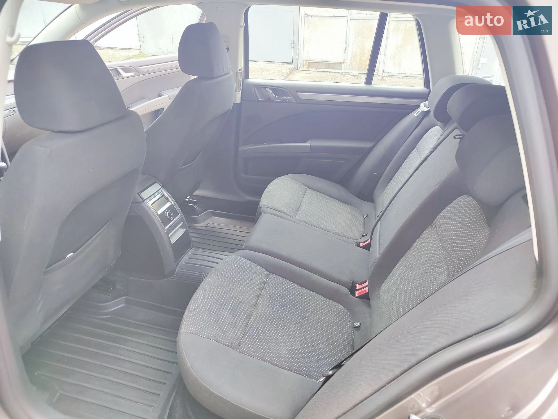 2010 Skoda Superb - мініатюра 11