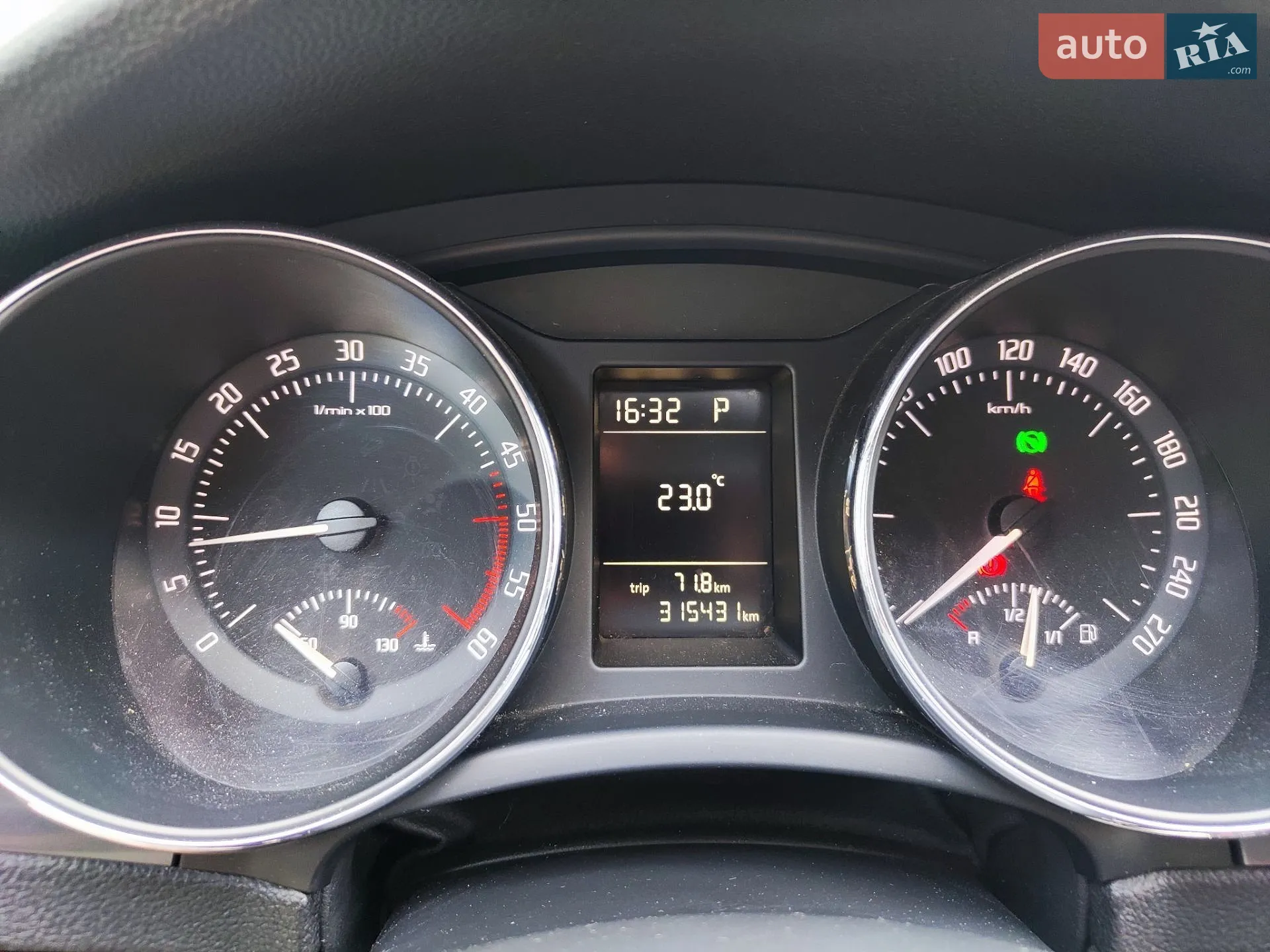 2010 Skoda Superb - мініатюра 16