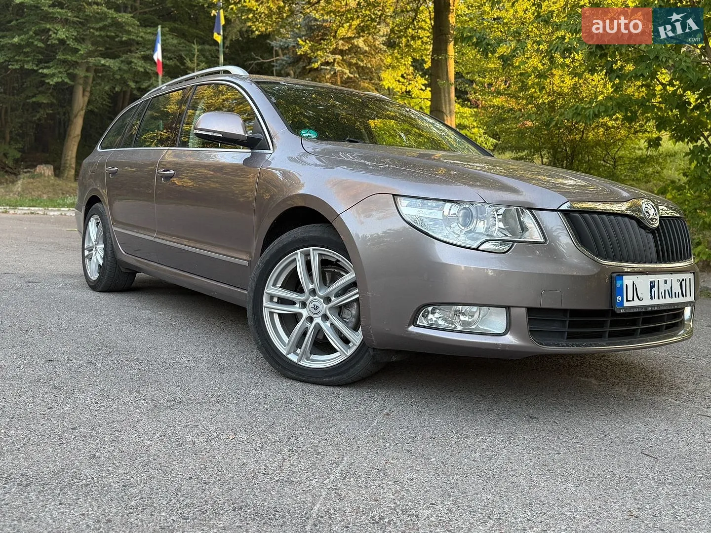 2010 Skoda Superb - мініатюра 4