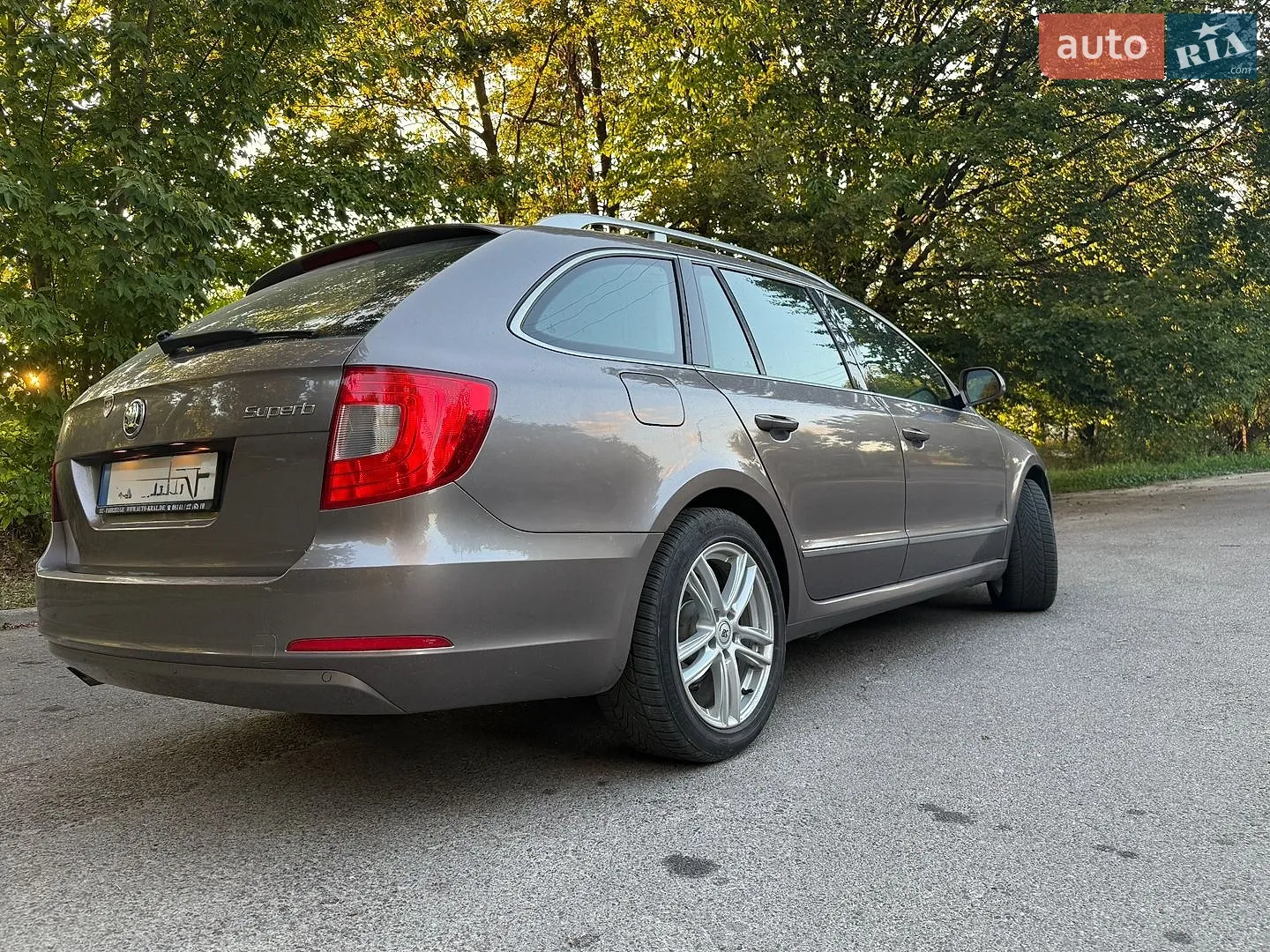 2010 Skoda Superb - мініатюра 9