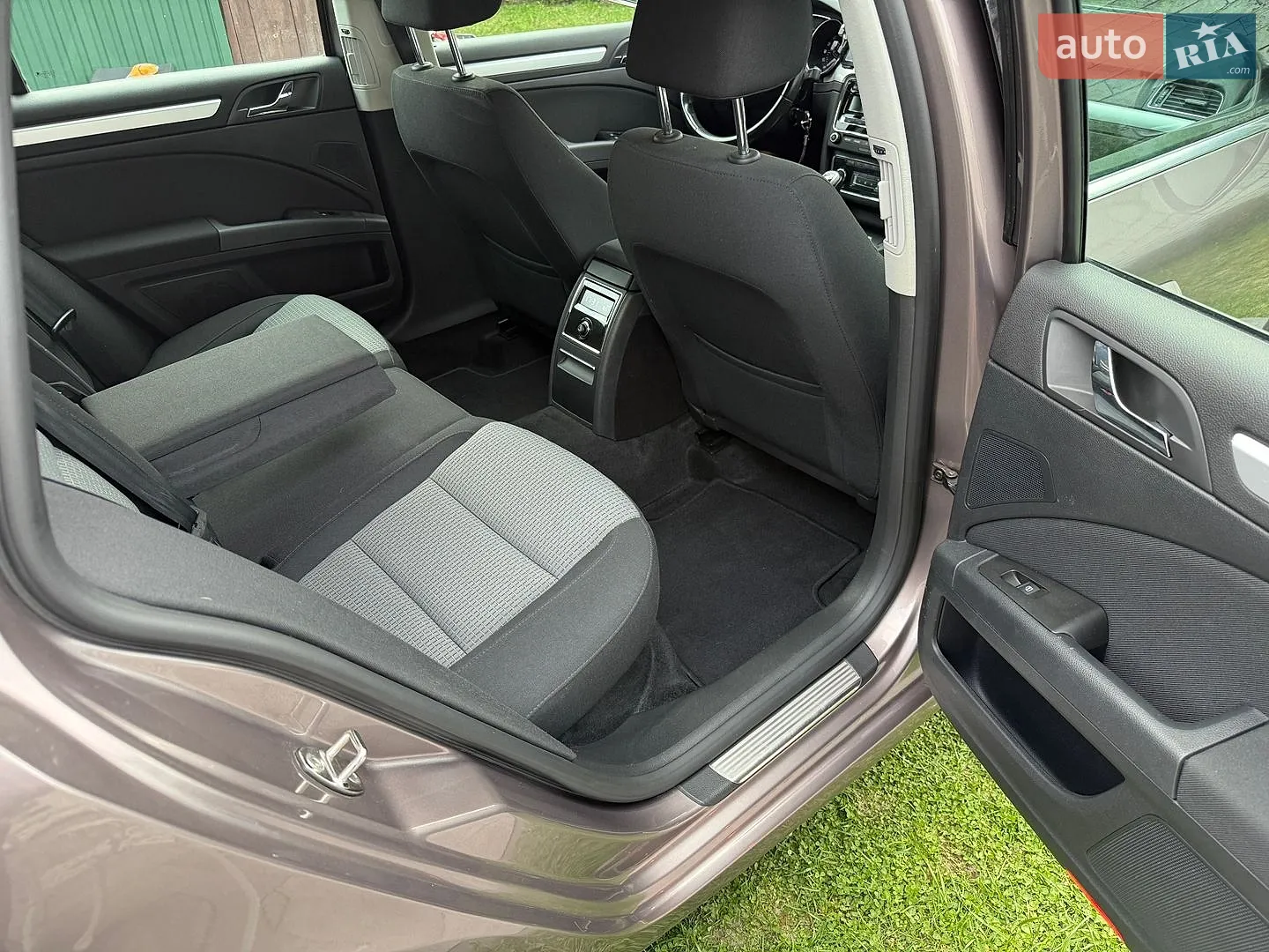 2010 Skoda Superb - мініатюра 16