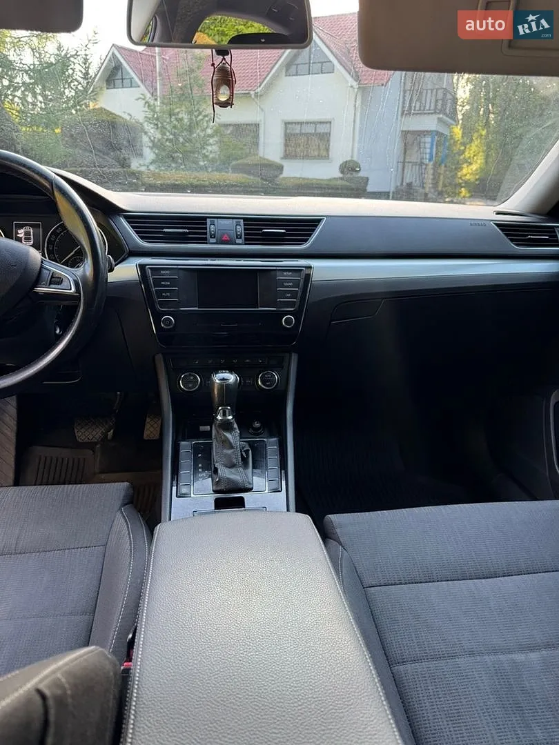 2016 Skoda Superb - мініатюра 10
