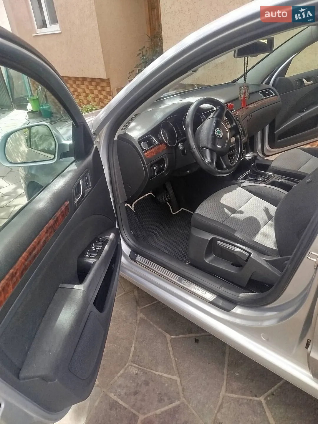 2011 Skoda Superb - мініатюра 9