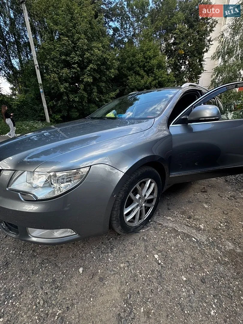 2012 Skoda Superb - мініатюра 3