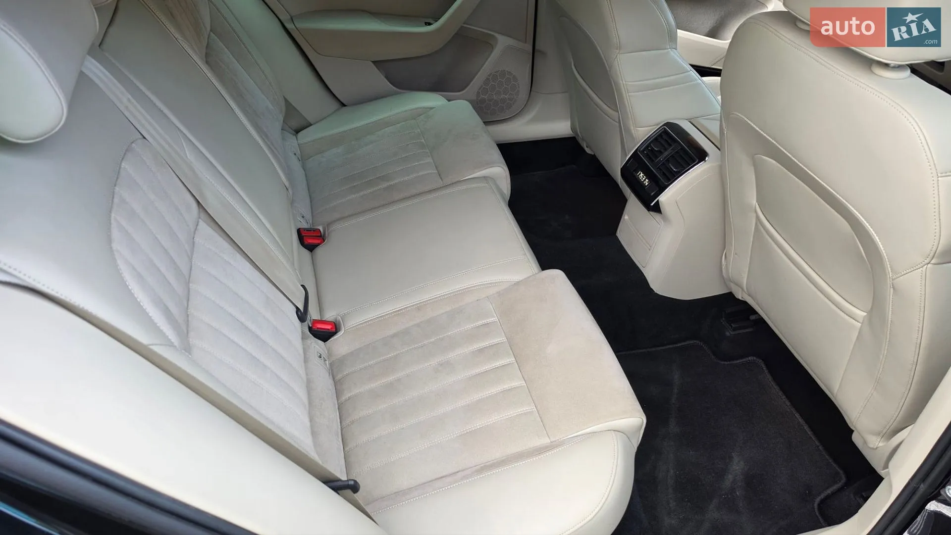 2017 Skoda Superb - мініатюра 12