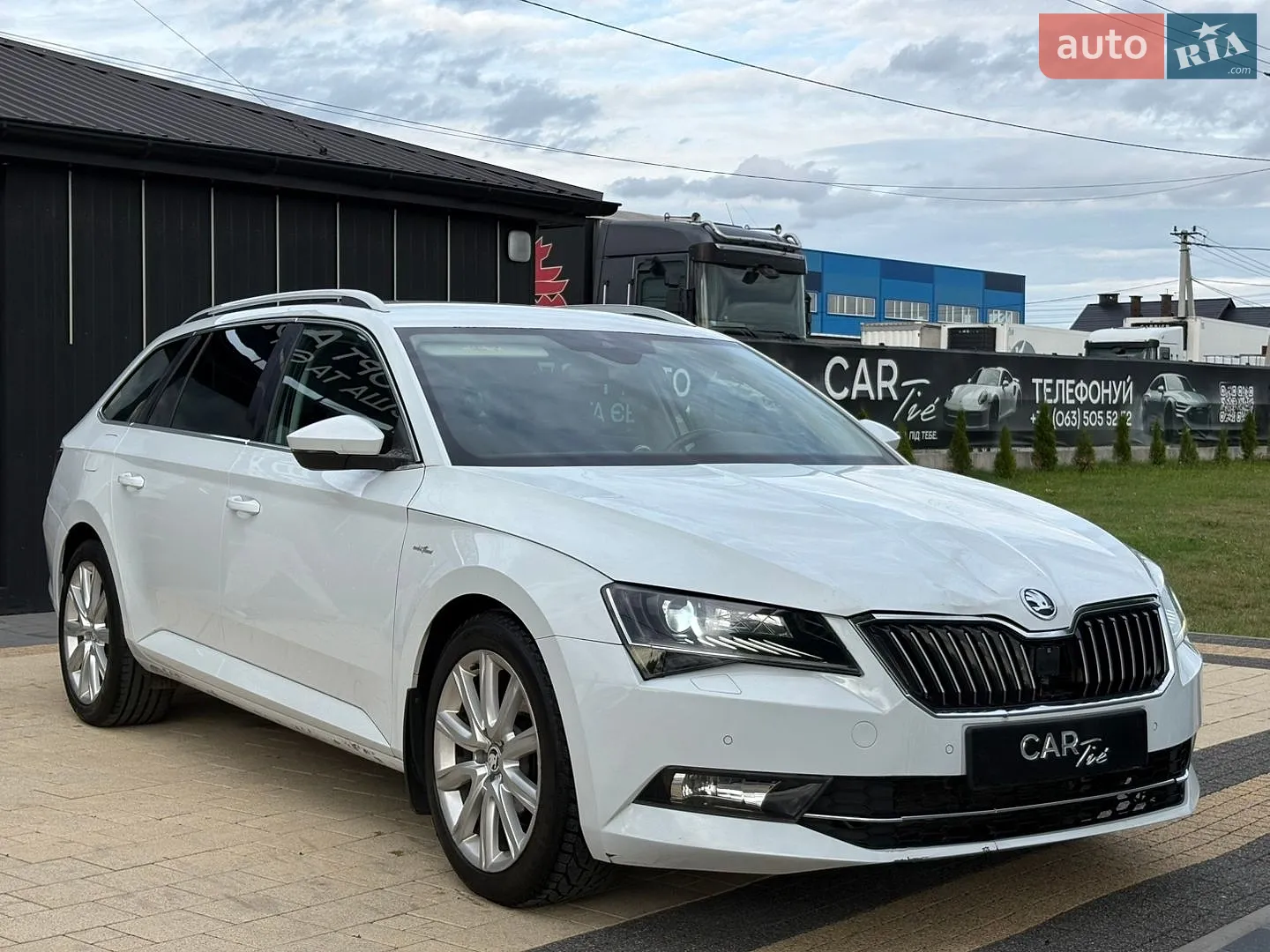 2015 Skoda Superb - мініатюра 4