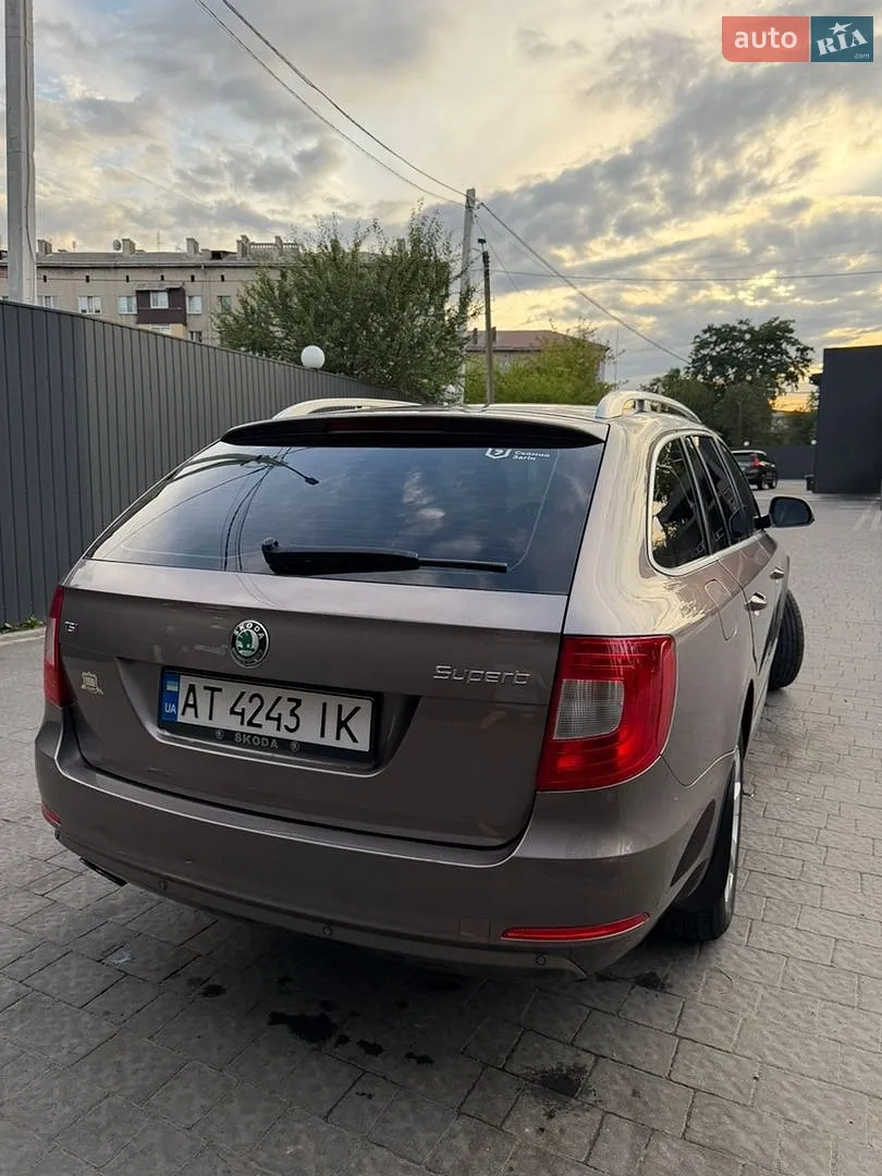2010 Skoda Superb - мініатюра 9