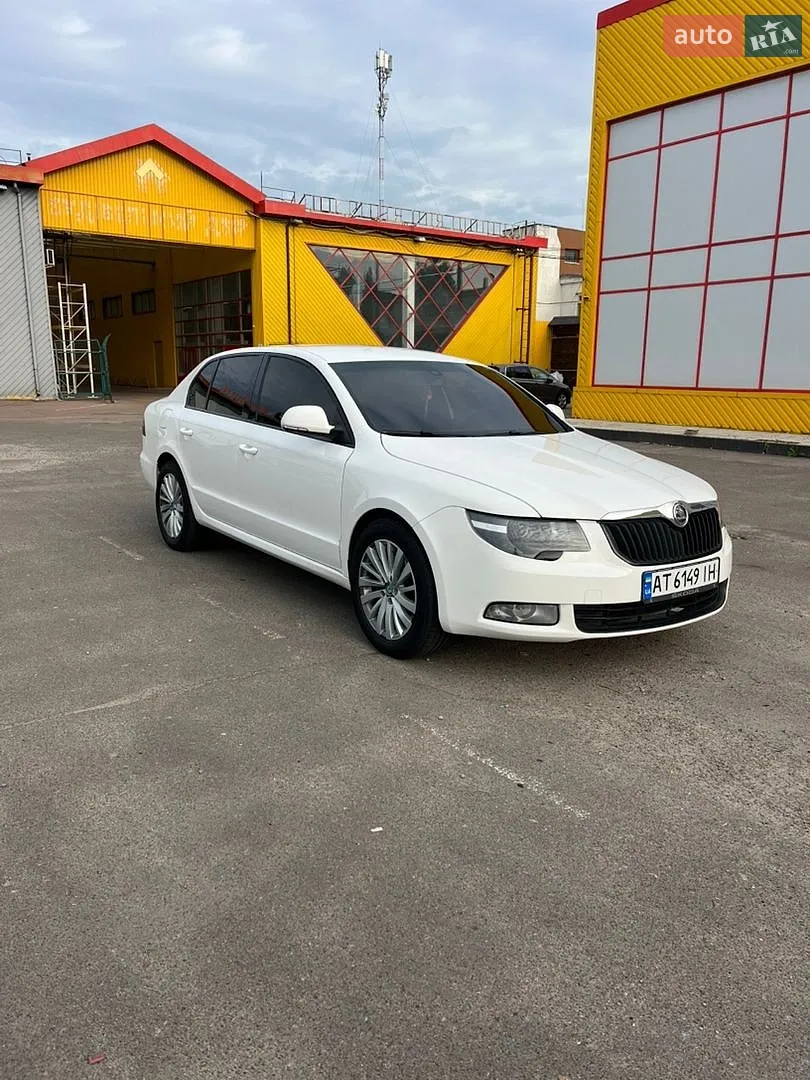 2010 Skoda Superb - мініатюра 8