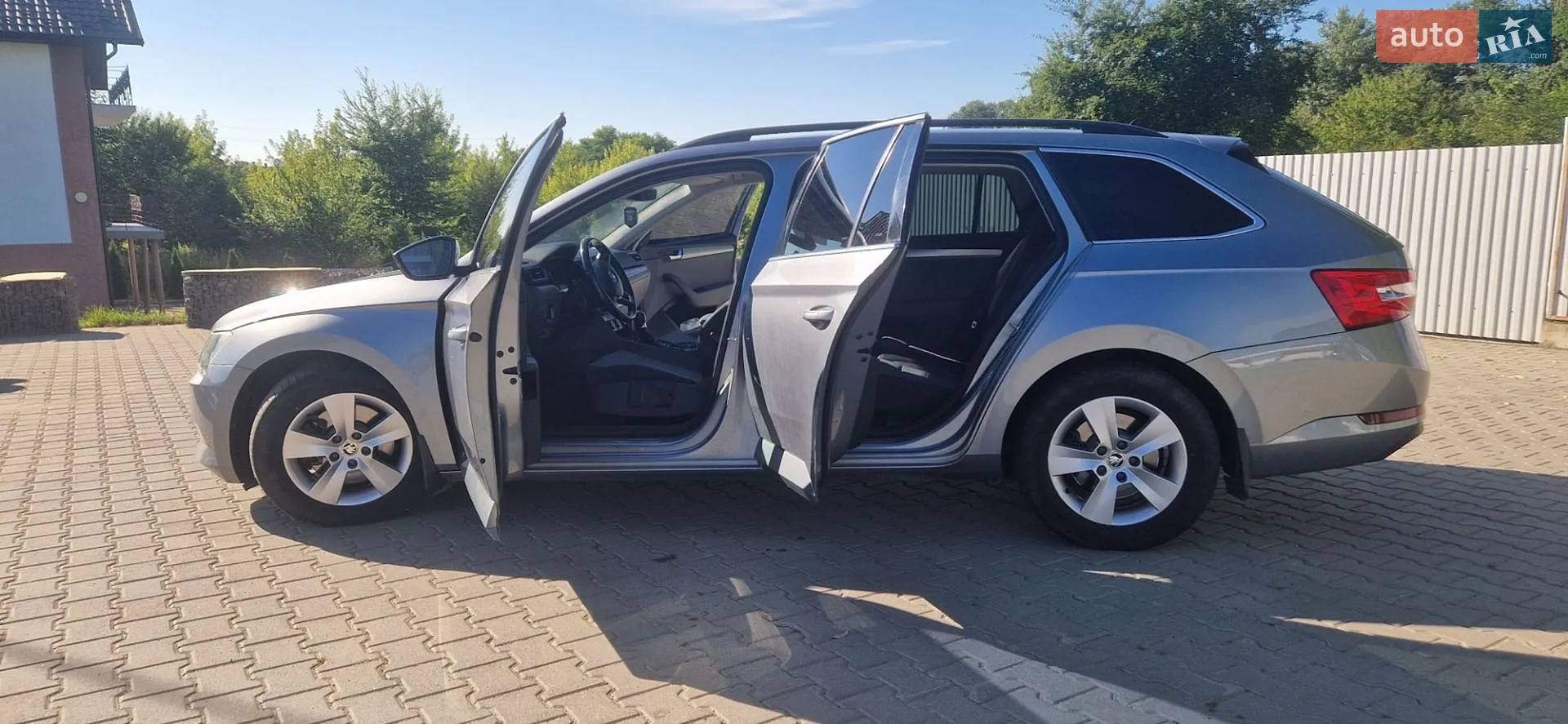 2016 Skoda Superb - мініатюра 2