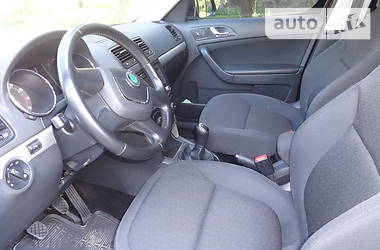 Внедорожник / Кроссовер Skoda Yeti 2012 в 