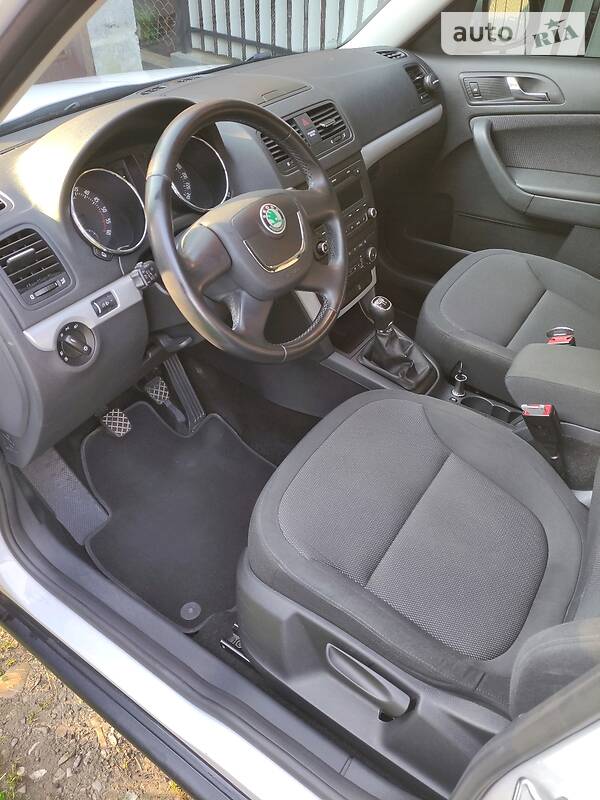 Внедорожник / Кроссовер Skoda Yeti 2013 в Дрогобыче