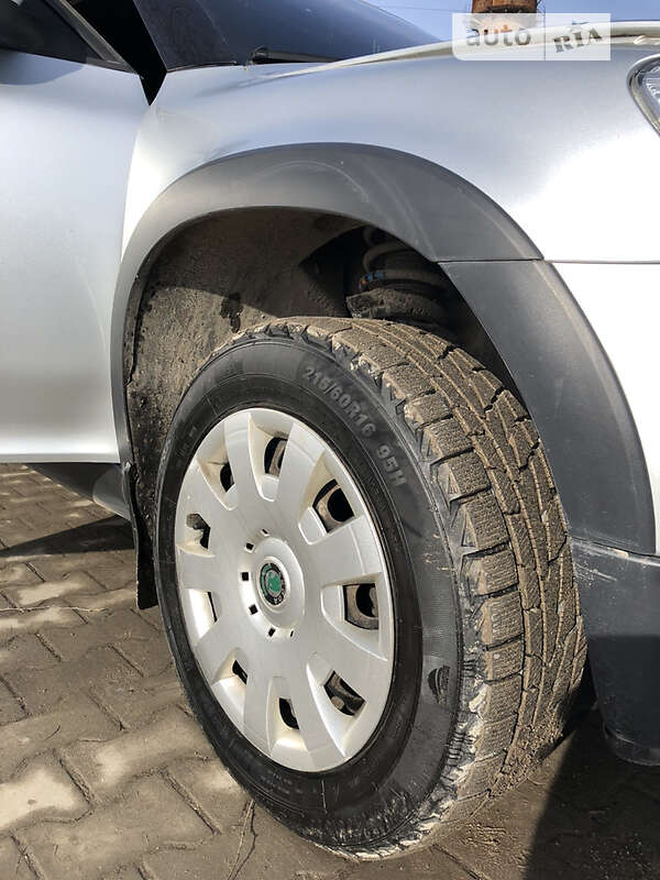 Позашляховик / Кросовер Skoda Yeti 2010 в Волочиську