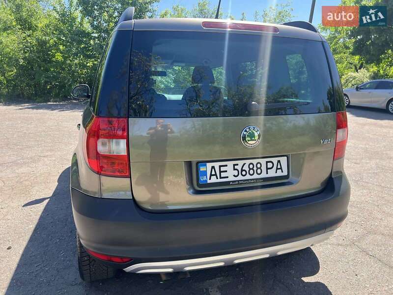 Внедорожник / Кроссовер Skoda Yeti 2011 в Покрове