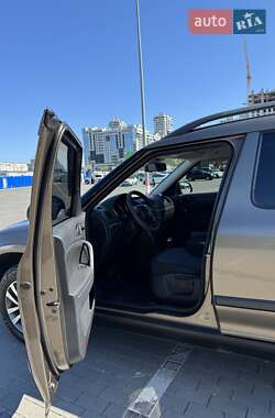 Внедорожник / Кроссовер Skoda Yeti 2012 в 