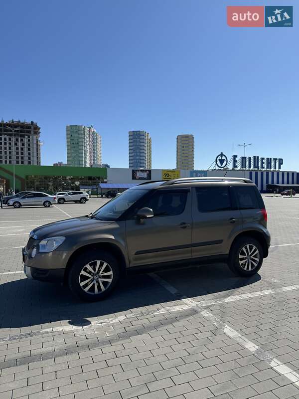 Позашляховик / Кросовер Skoda Yeti 2012 в Одесі