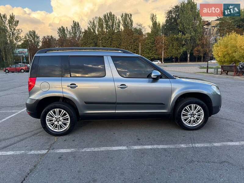 Внедорожник / Кроссовер Skoda Yeti 2009 в Запорожье