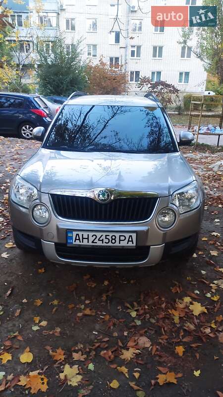 Внедорожник / Кроссовер Skoda Yeti 2012 в 