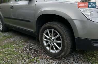Внедорожник / Кроссовер Skoda Yeti 2010 в 
