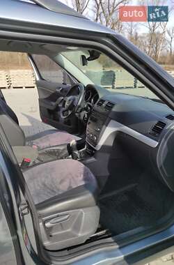 Позашляховик / Кросовер Skoda Yeti 2009 в 