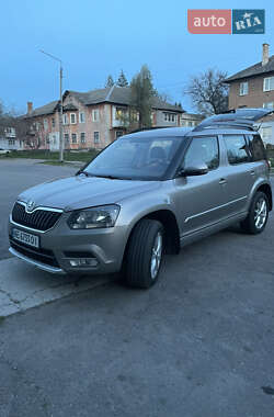 Внедорожник / Кроссовер Skoda Yeti 2014 в 