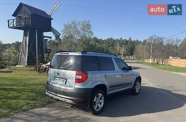 Внедорожник / Кроссовер Skoda Yeti 2012 в 