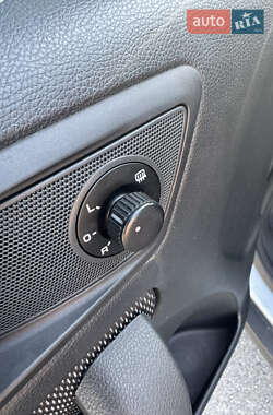 Внедорожник / Кроссовер Skoda Yeti 2012 в 