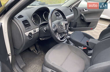 Позашляховик / Кросовер Skoda Yeti 2012 в 