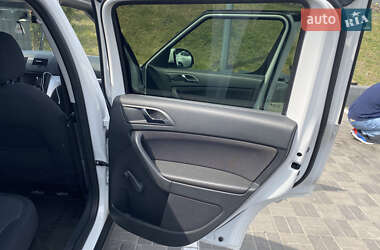 Позашляховик / Кросовер Skoda Yeti 2012 в 