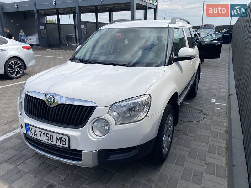 Позашляховик / Кросовер Skoda Yeti 2012 в 