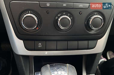 Позашляховик / Кросовер Skoda Yeti 2012 в 